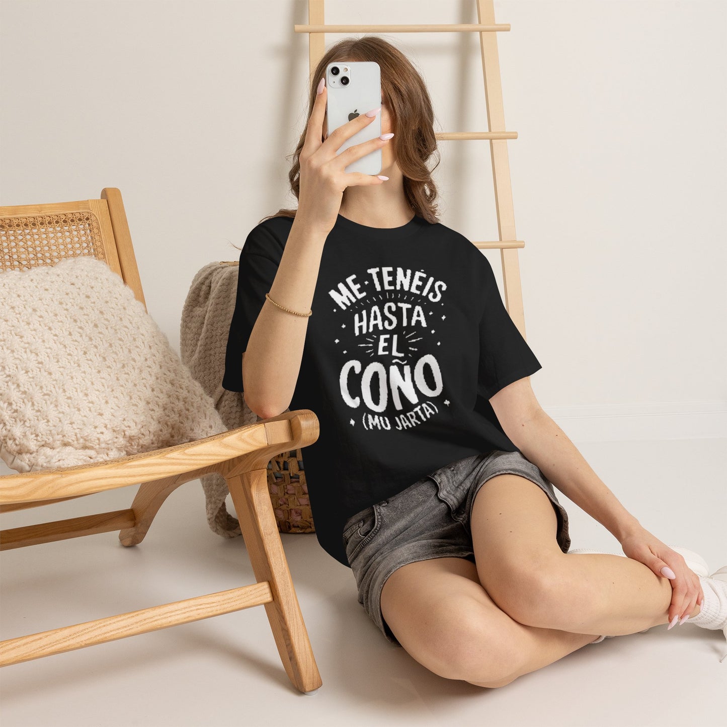 Camiseta Grafica— "Me Tenéis Hasta El Coño (Mu Jarta)".