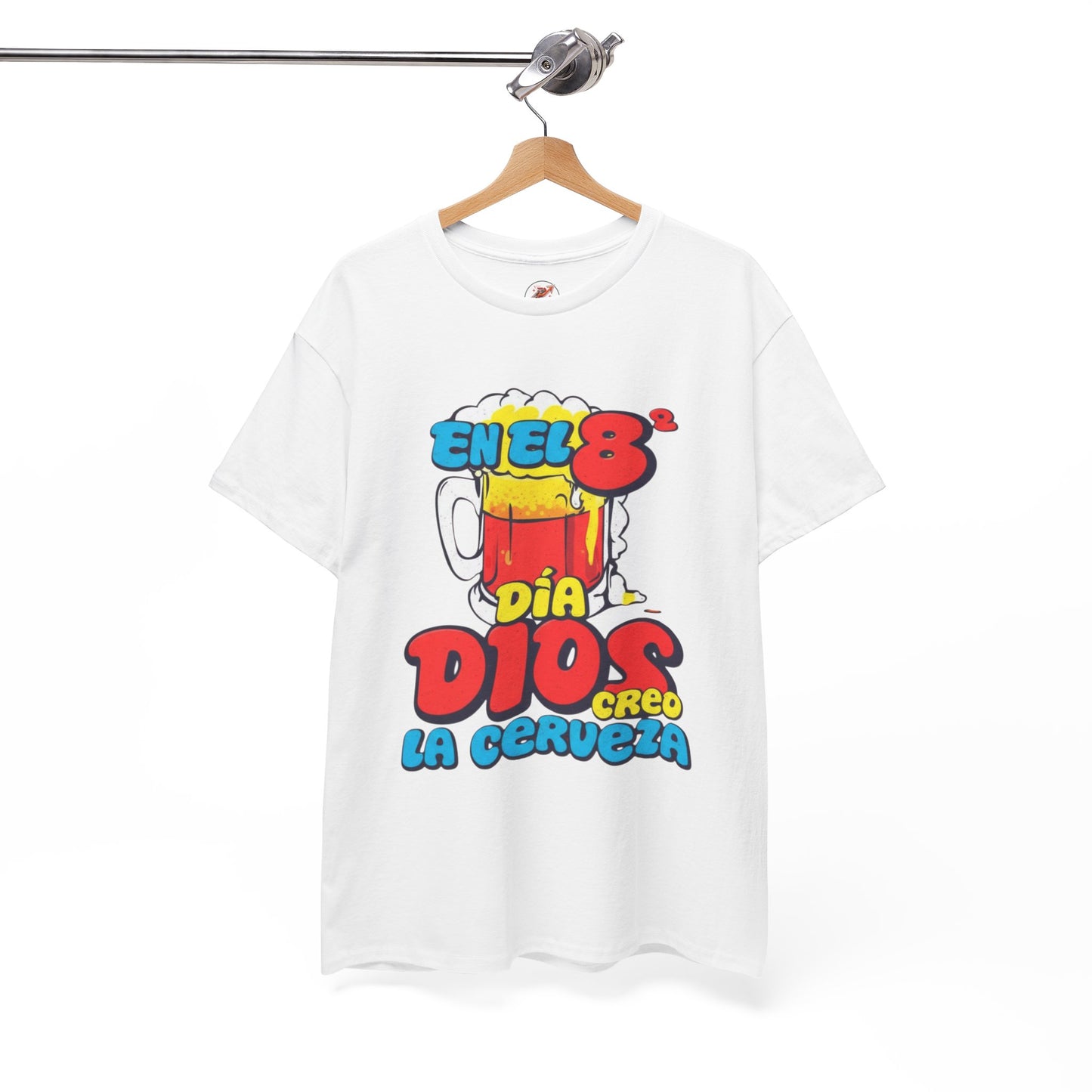 Camiseta Divertida "En el 8º Día Dios Creo la Cerveza" Unisex Heavy