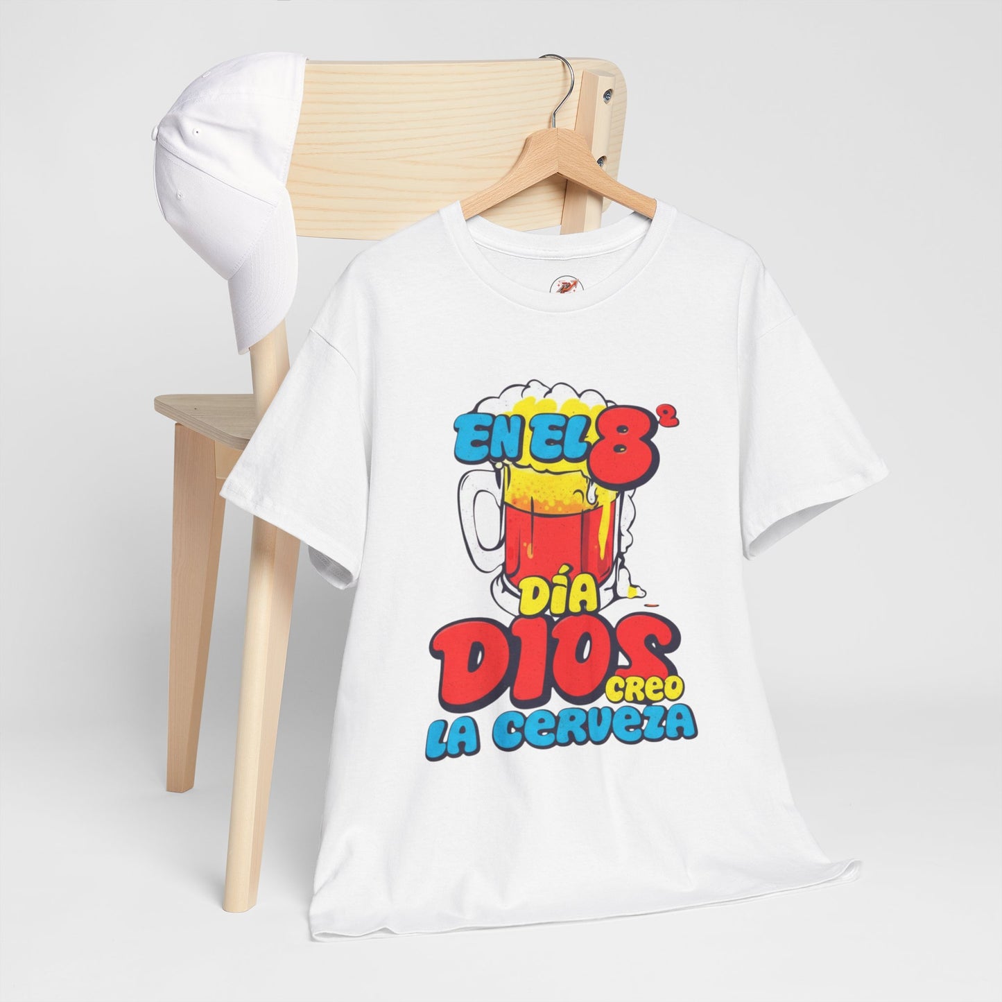 Camiseta Divertida "En el 8º Día Dios Creo la Cerveza" Unisex Heavy