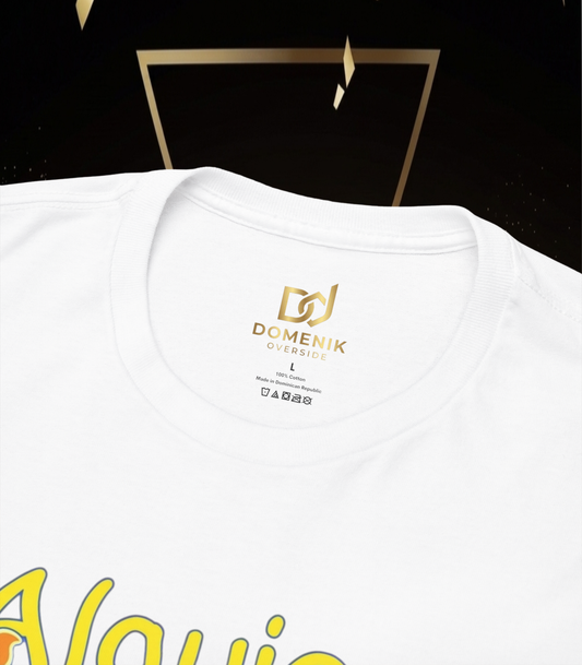 Camiseta Grafica— 'Alguien que me quiere mucho...' Unisex Heavy Cottón Tee